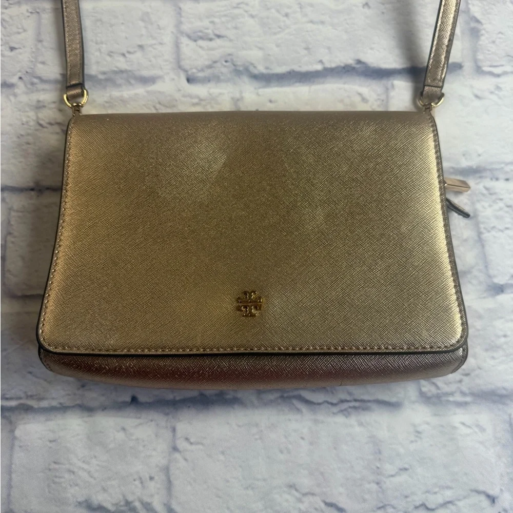Tory Burch Emerson Combo Crossbody Bag in Metallic Rose Gold.